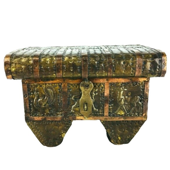 Antique Rustic Old World Hammered Tooled Brass Copper Wood Trinket Box Chest - Picture 5 of 12